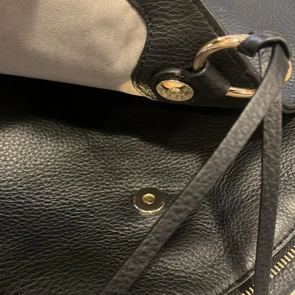 VINCE CAMUTO BARNA LEATHER SADDLE BAG BLACK WITH GOLD TONE HARDWARE - Picture 11 of 16